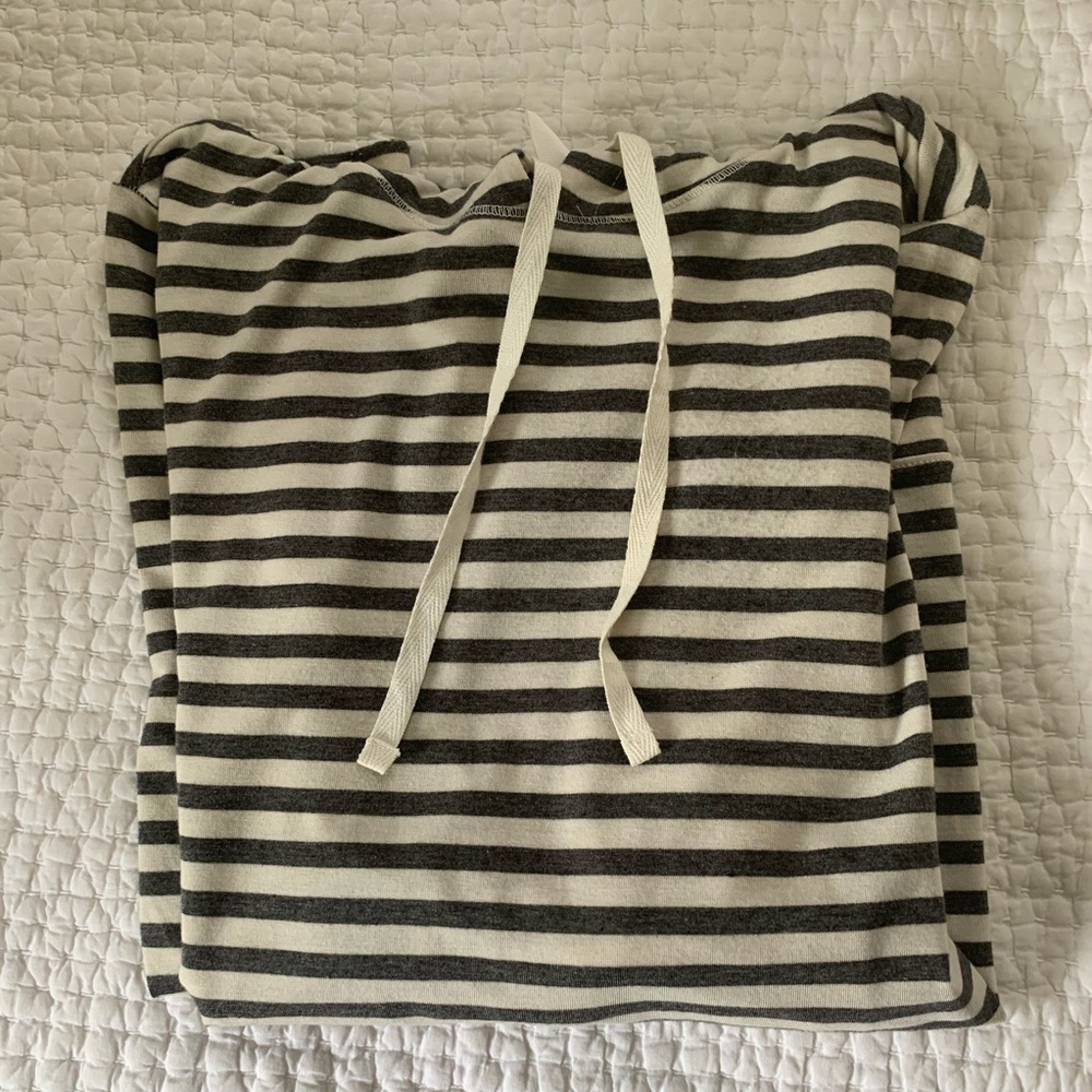 Long sleeve soft hooded top